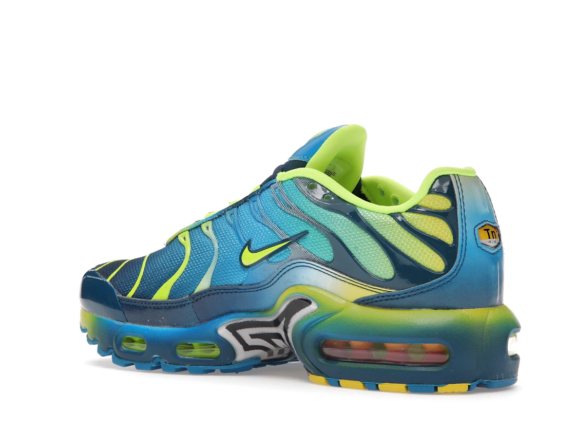 Vue 23 de Nike Air Max Plus Fade Blue Hero Volt (GS)
