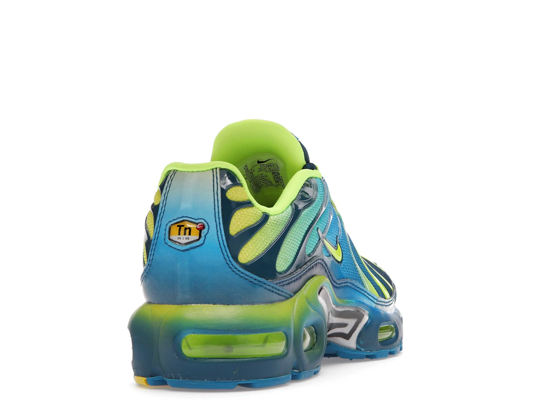 Vue 30 de Nike Air Max Plus Fade Blue Hero Volt (GS)
