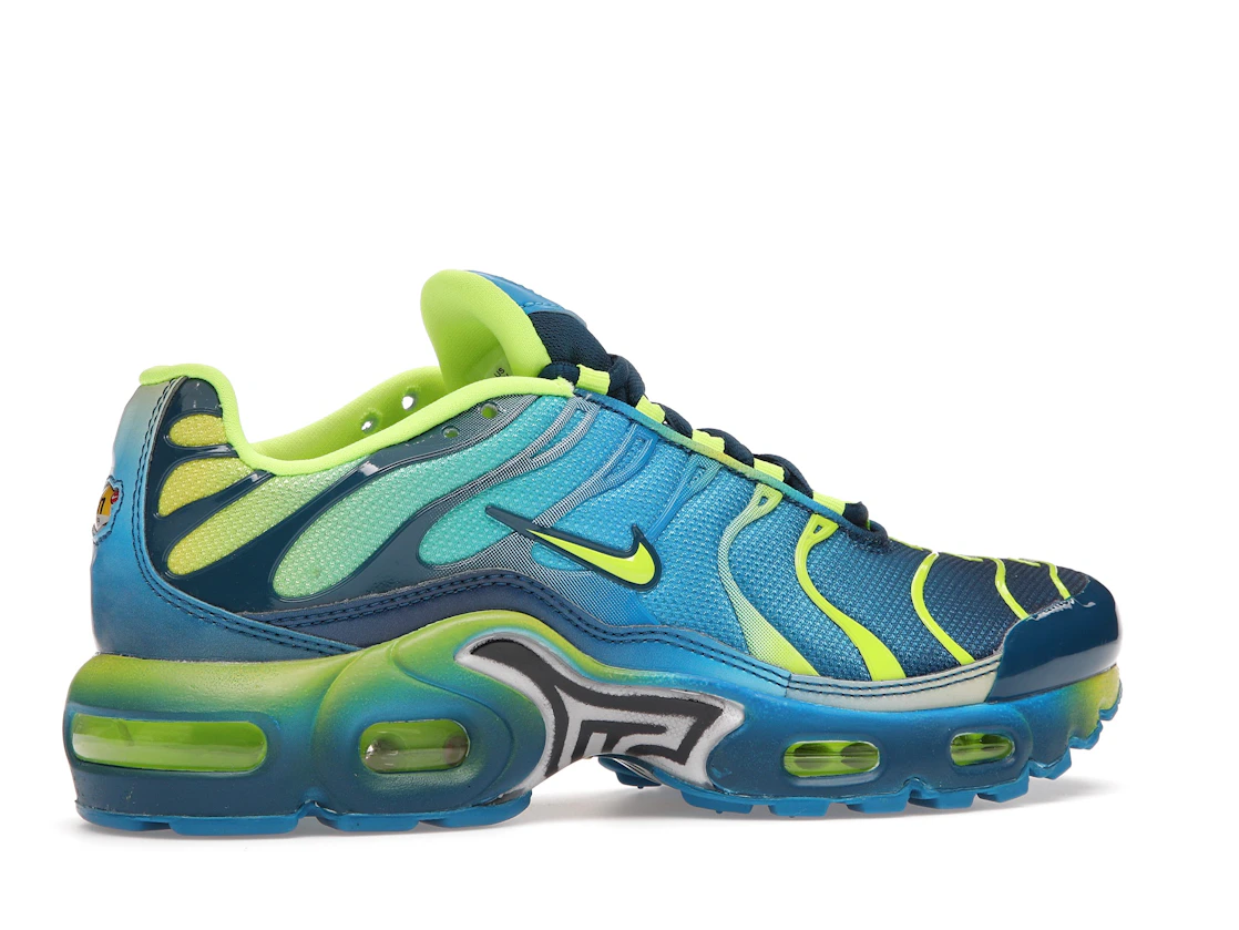 Vue 35 de Nike Air Max Plus Fade Blue Hero Volt (GS)