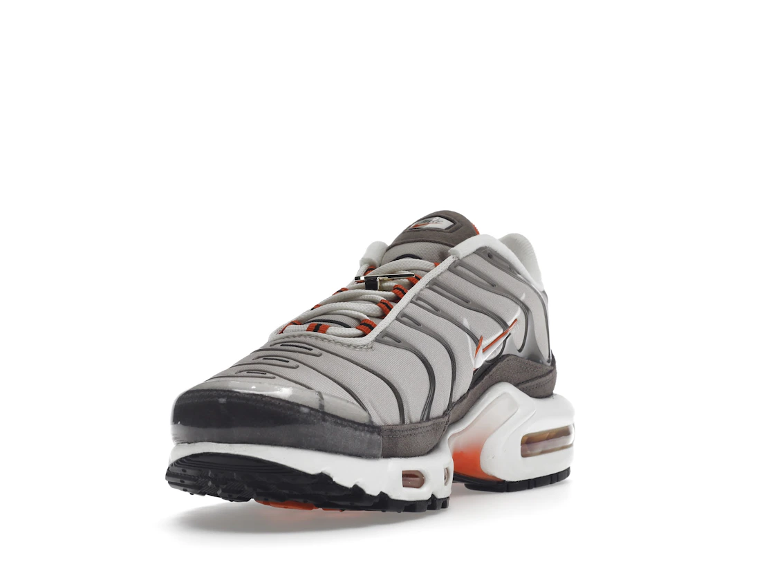 Vue 13 de Nike Air Max Plus First Use Beige Orange