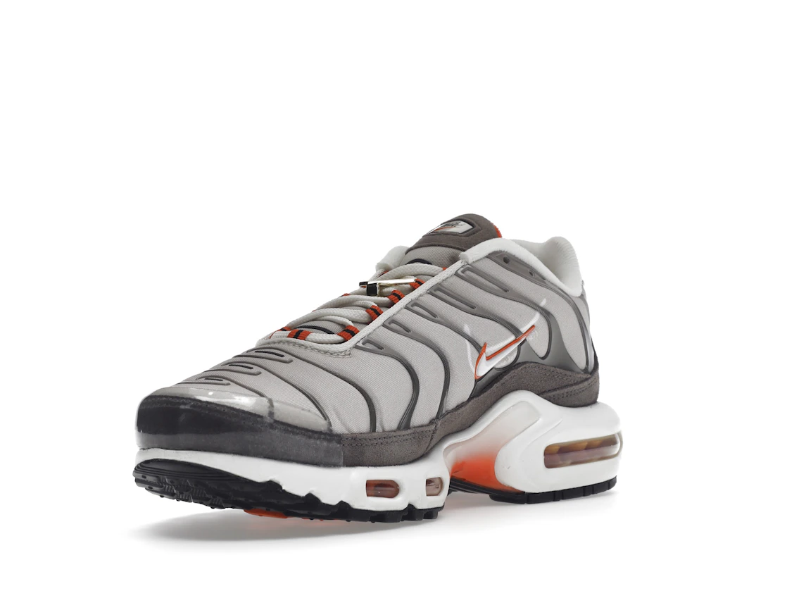 Vue 14 de Nike Air Max Plus First Use Beige Orange