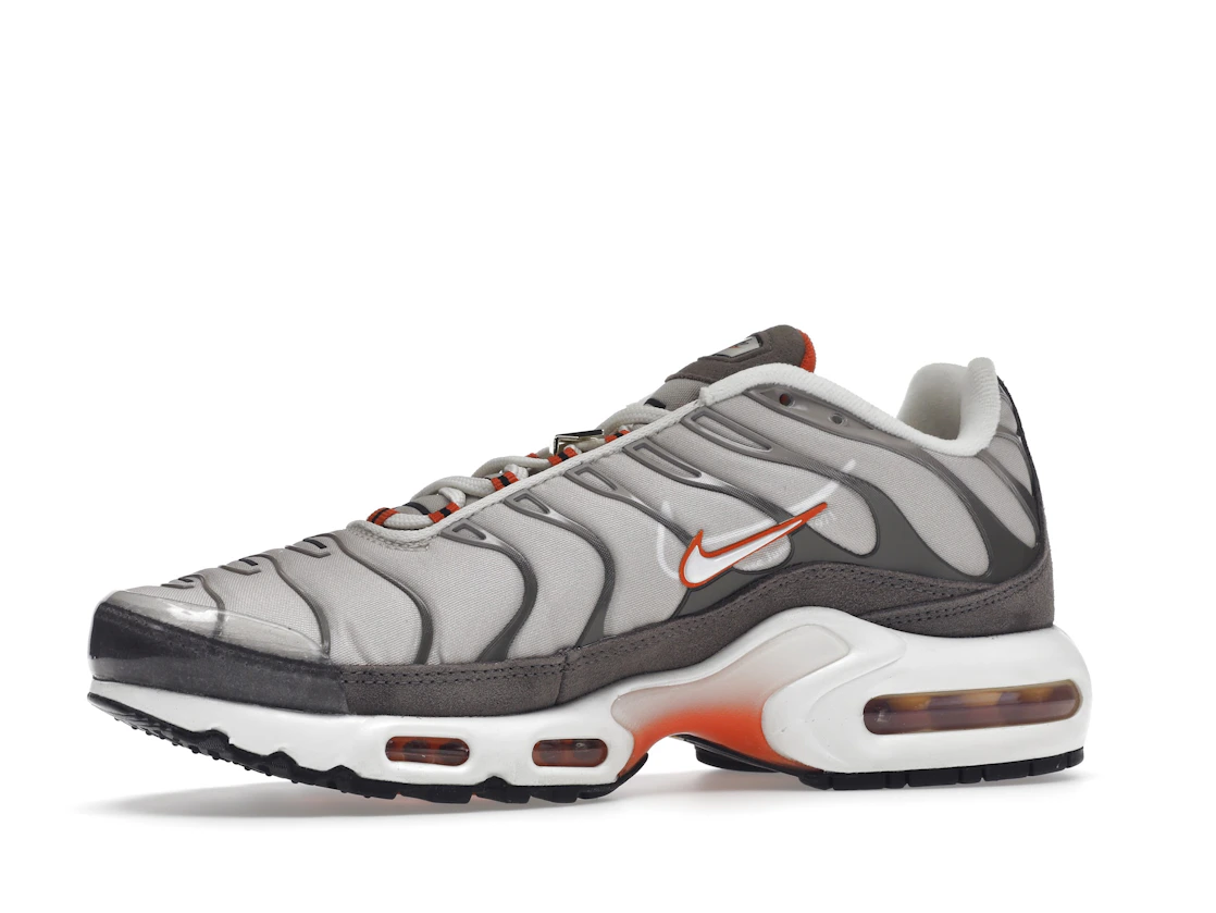 Vue 17 de Nike Air Max Plus First Use Beige Orange