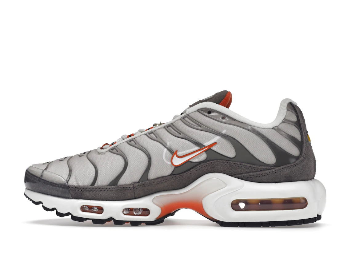 Vue 20 de Nike Air Max Plus First Use Beige Orange