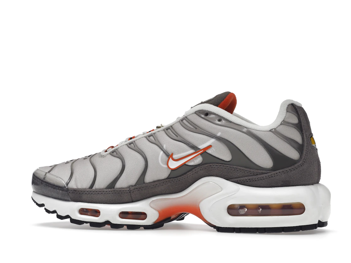 Vue 21 de Nike Air Max Plus First Use Beige Orange