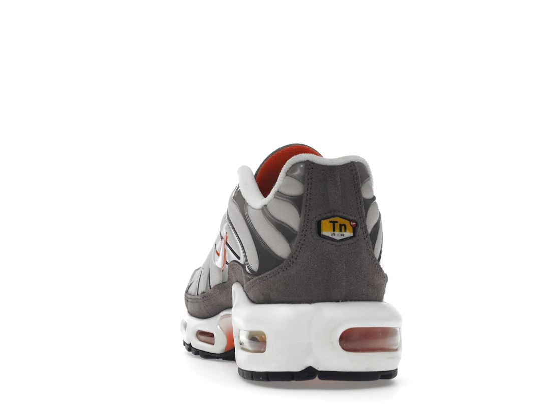 Vue 27 de Nike Air Max Plus First Use Beige Orange