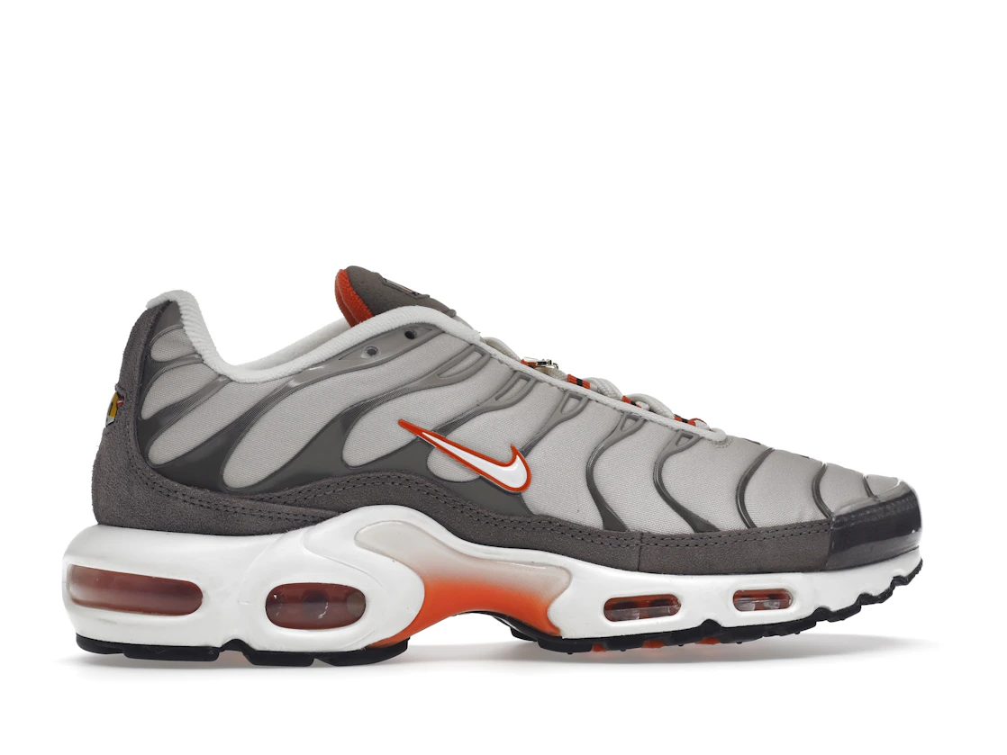 Vue 36 de Nike Air Max Plus First Use Beige Orange