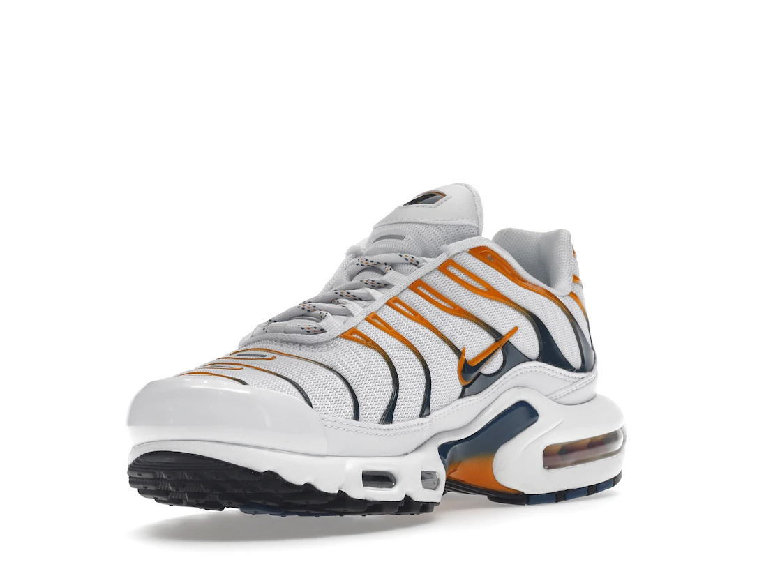 Vue 14 de Nike Air Max Plus Hiking Carabiner White Kumquat Marina