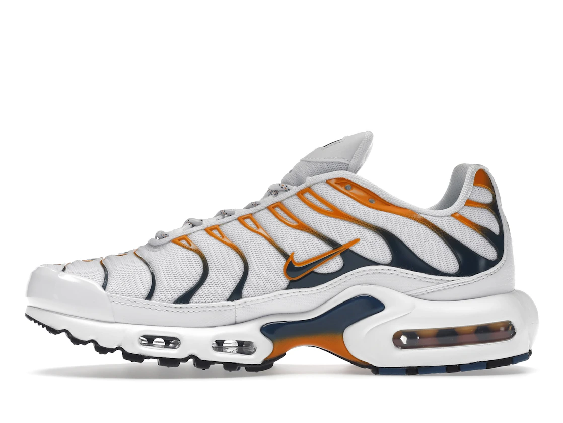 Vue 19 de Nike Air Max Plus Hiking Carabiner White Kumquat Marina