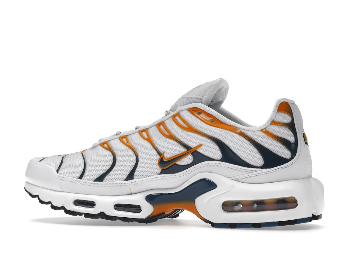 Vue 21 de Nike Air Max Plus Hiking Carabiner White Kumquat Marina