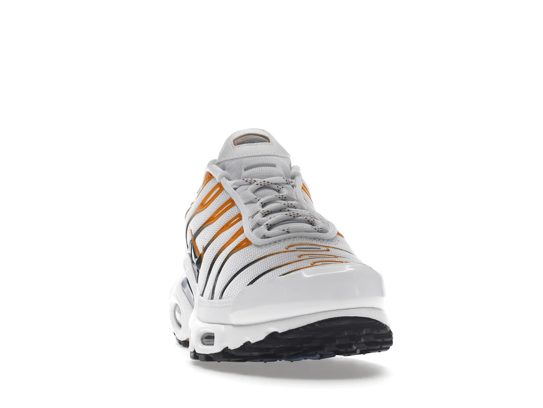 Vue 9 de Nike Air Max Plus Hiking Carabiner White Kumquat Marina