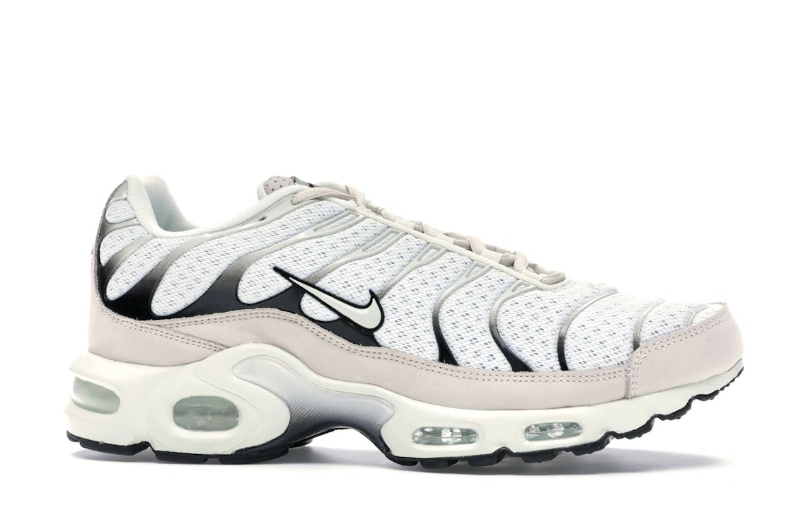 Vue 2 de Nike Air Max Plus Sail Black
