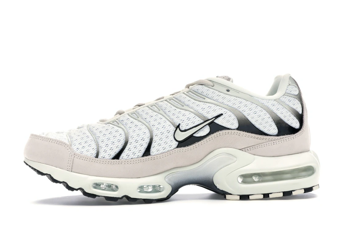 Vue 18 de Nike Air Max Plus Sail Black