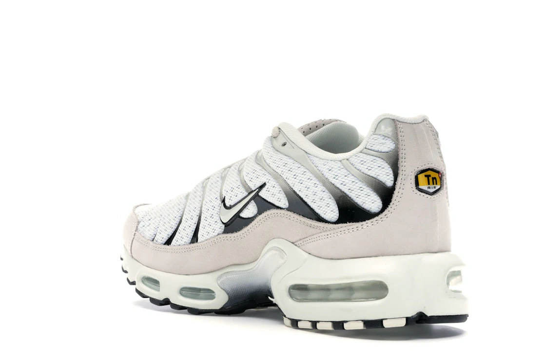 Vue 24 de Nike Air Max Plus Sail Black