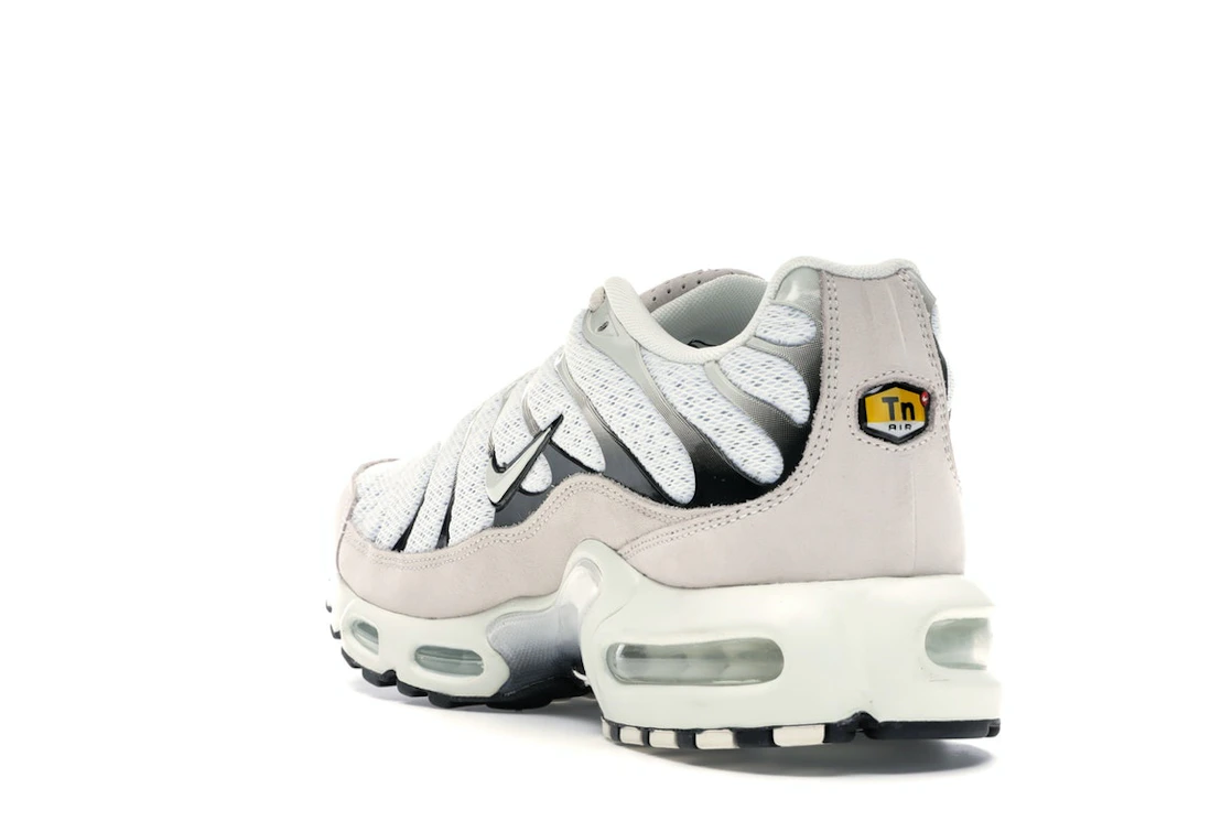 Vue 25 de Nike Air Max Plus Sail Black