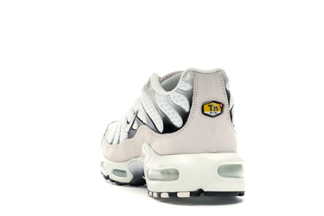 Vue 26 de Nike Air Max Plus Sail Black
