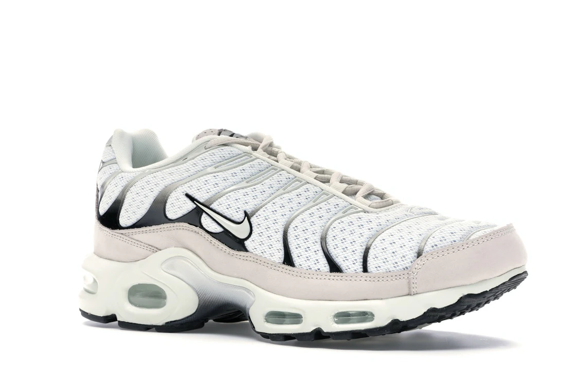 Vue 4 de Nike Air Max Plus Sail Black