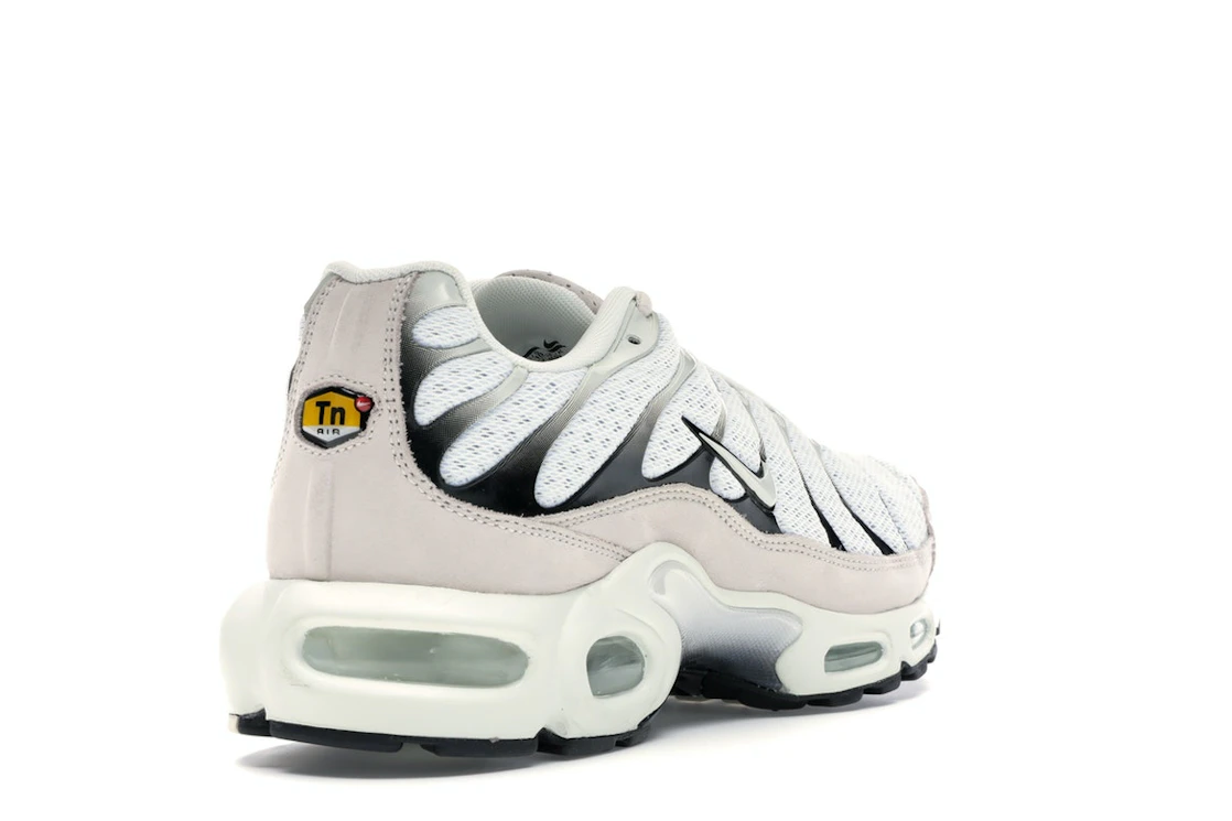 Vue 31 de Nike Air Max Plus Sail Black