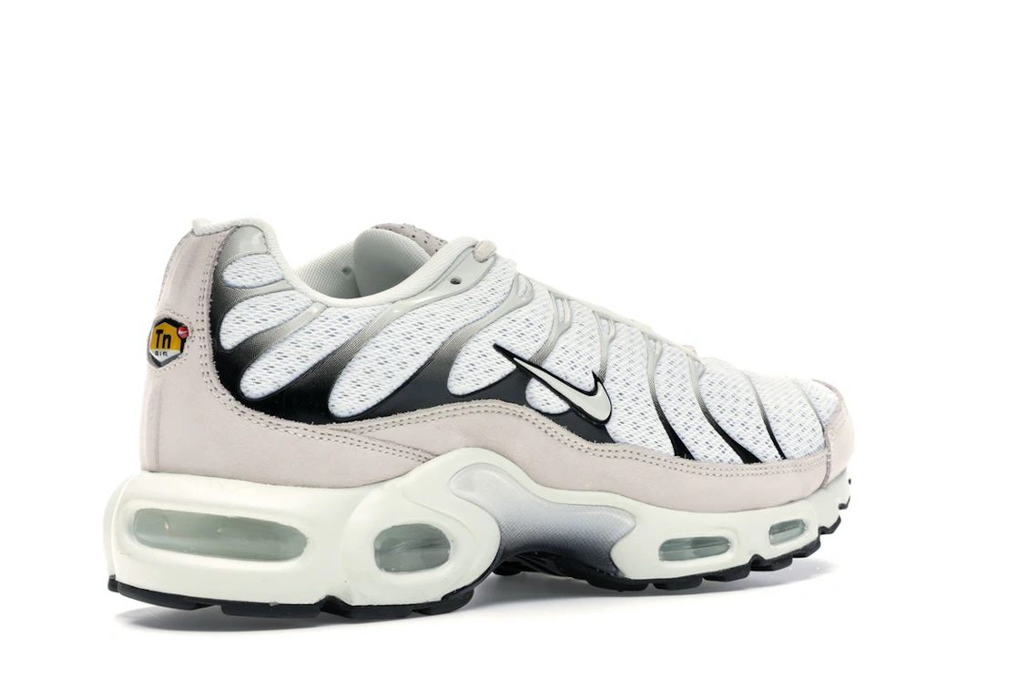 Vue 33 de Nike Air Max Plus Sail Black