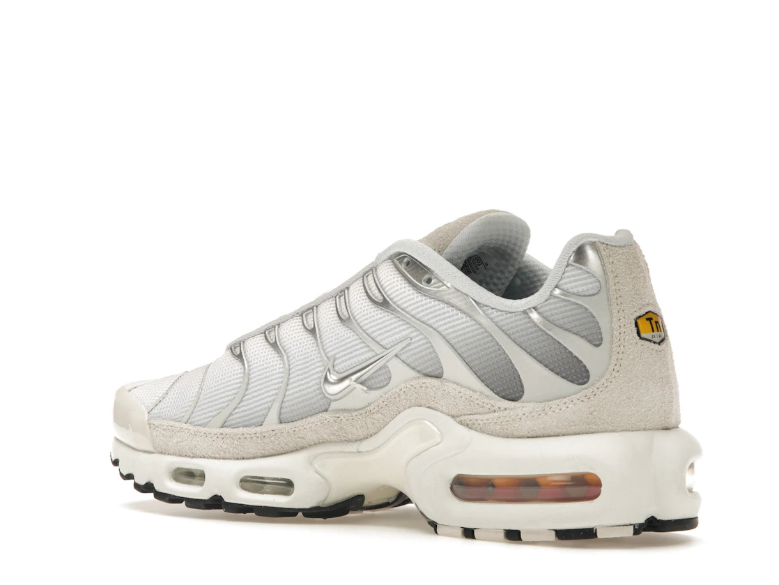 Vue 23 de Nike Air Max Plus Sail Pure Platinum Silver