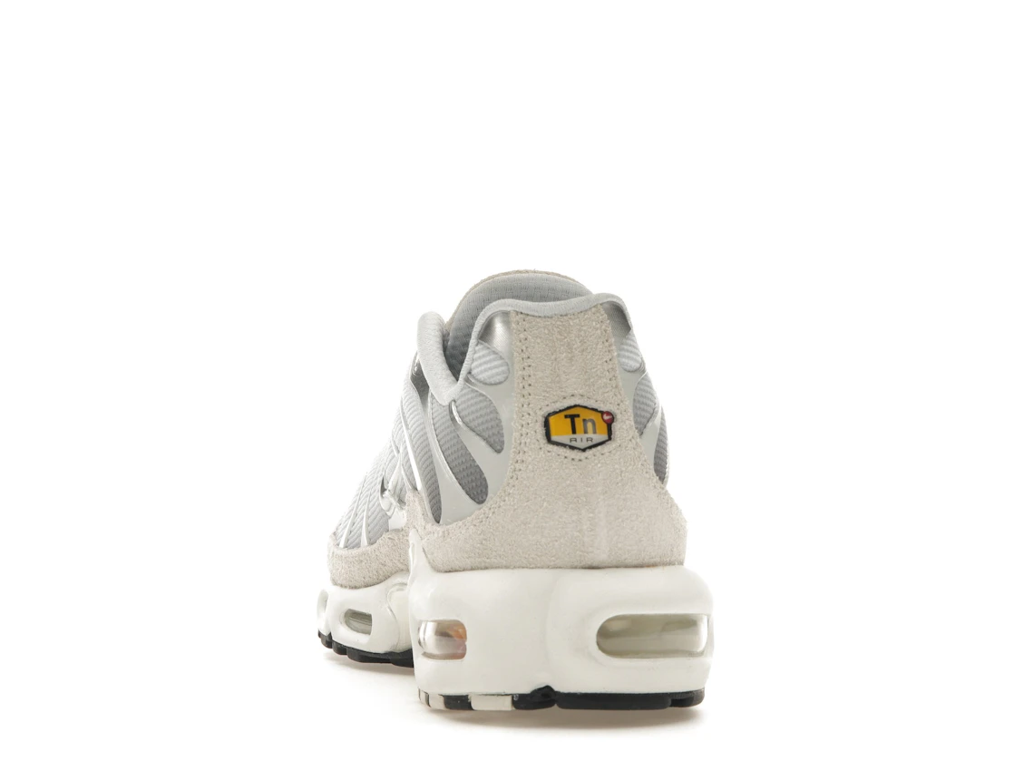 Vue 27 de Nike Air Max Plus Sail Pure Platinum Silver