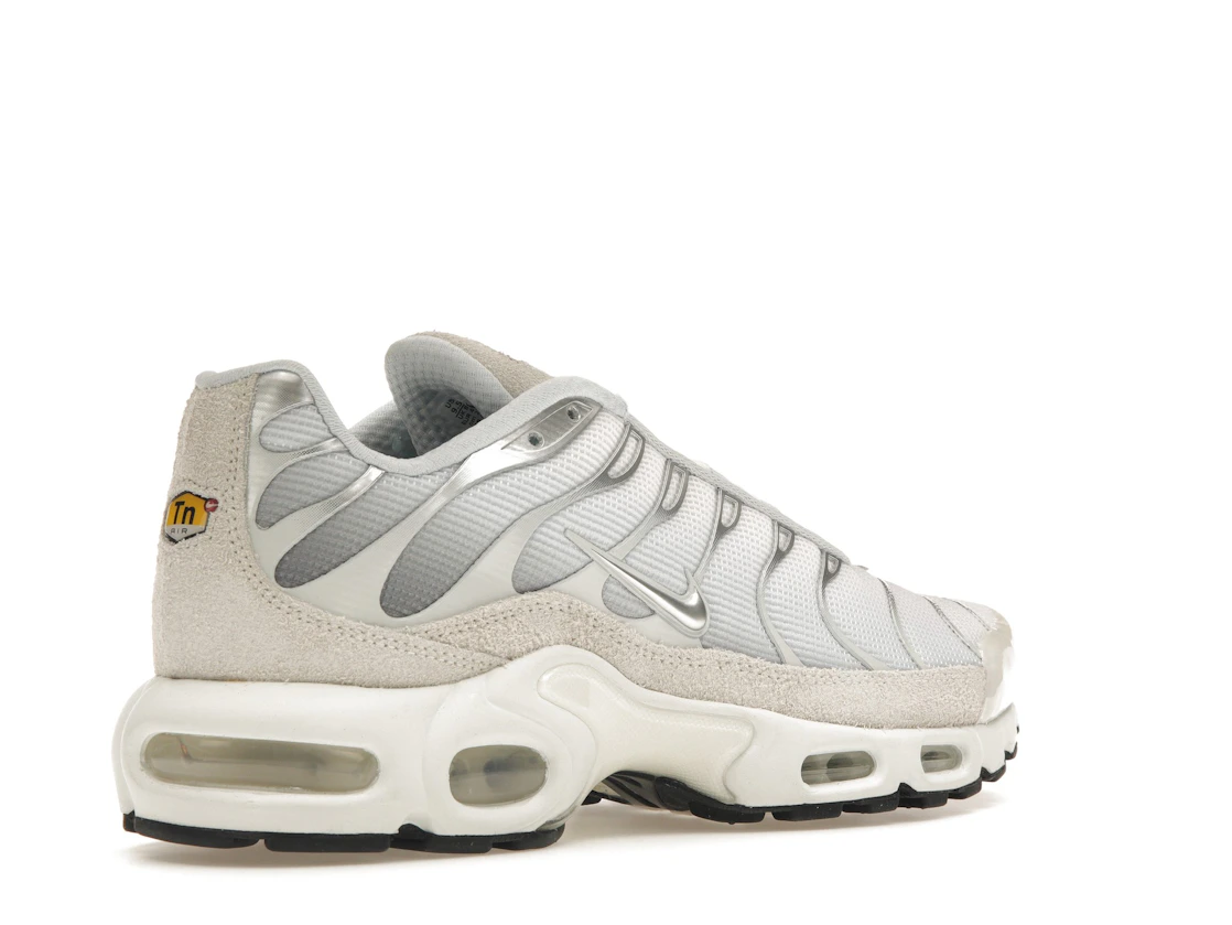 Vue 33 de Nike Air Max Plus Sail Pure Platinum Silver