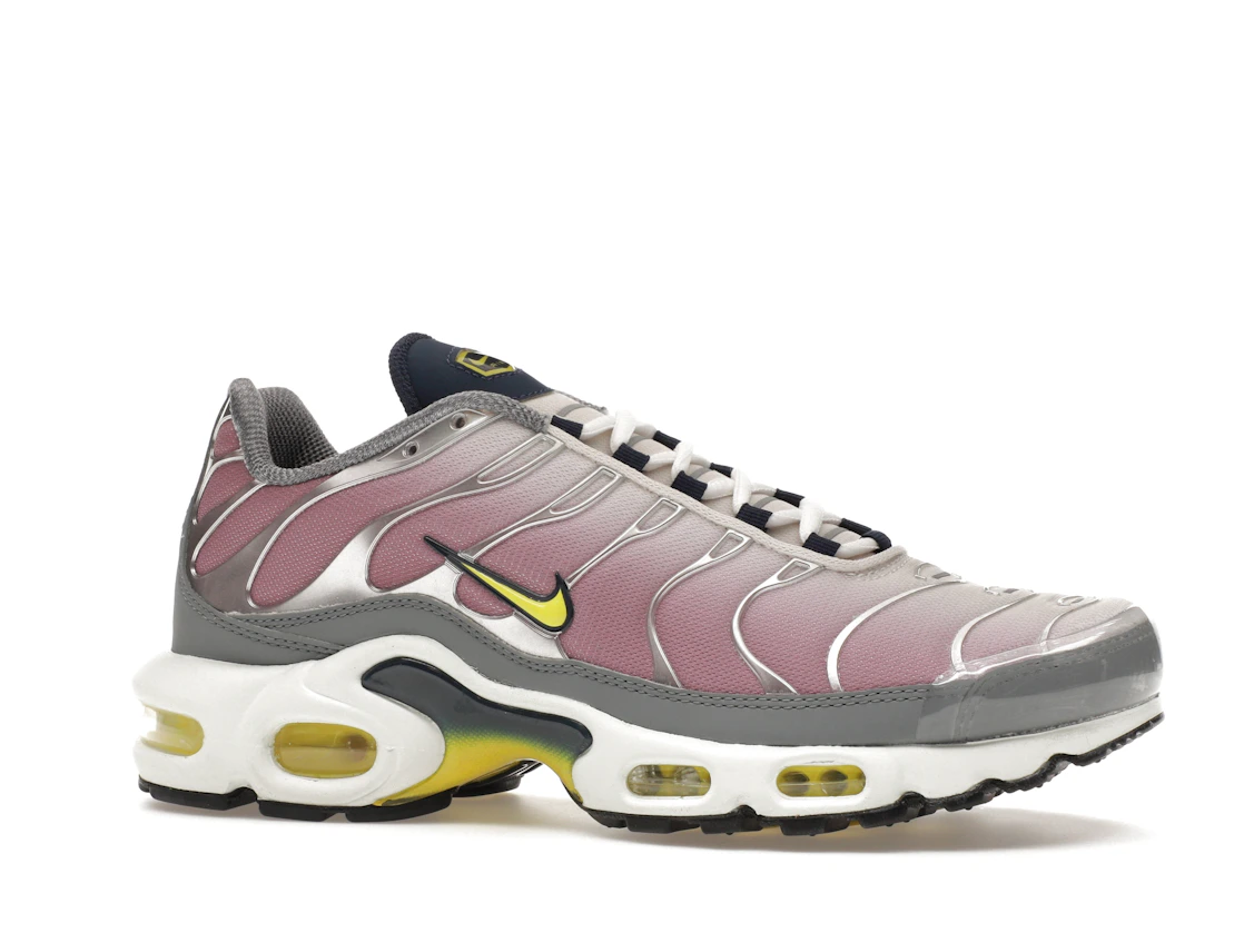 Vue 3 de Nike Air Max Plus Violet Dust High Voltage 