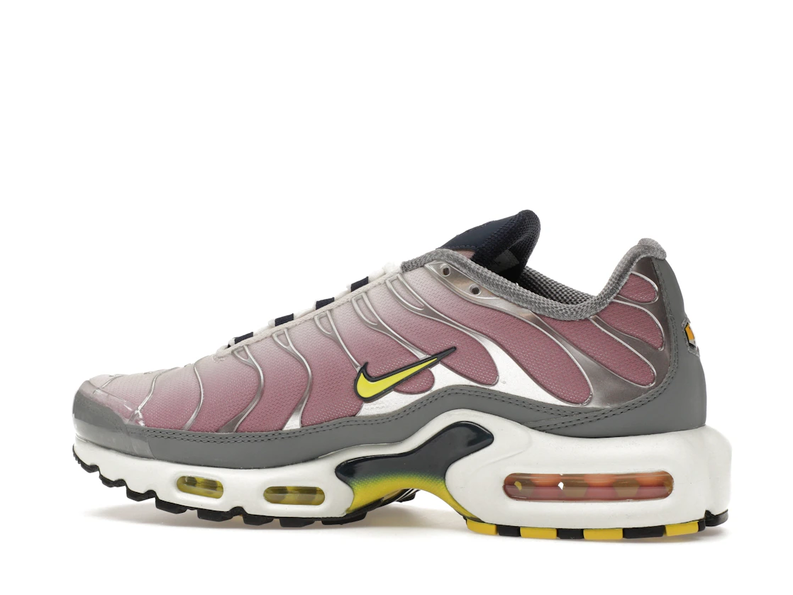Vue 21 de Nike Air Max Plus Violet Dust High Voltage 