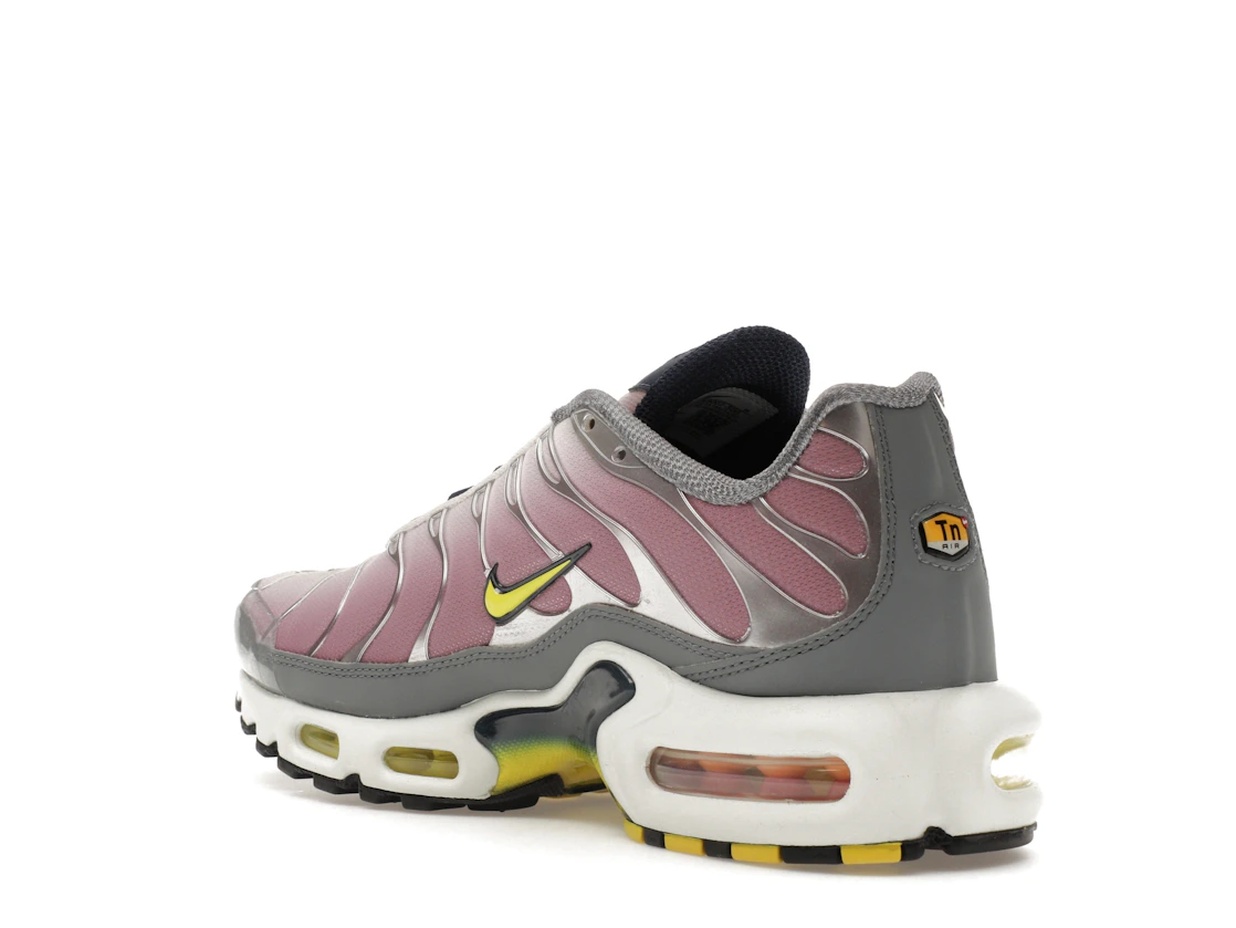 Vue 24 de Nike Air Max Plus Violet Dust High Voltage 