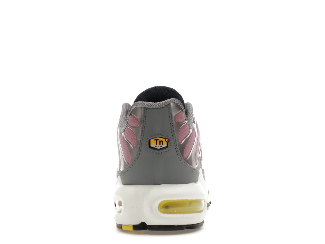 Vue 28 de Nike Air Max Plus Violet Dust High Voltage 