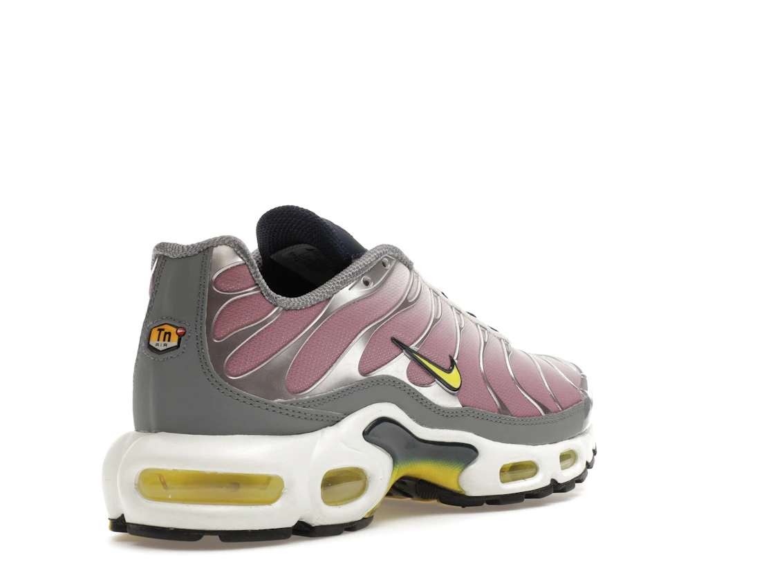 Vue 32 de Nike Air Max Plus Violet Dust High Voltage 