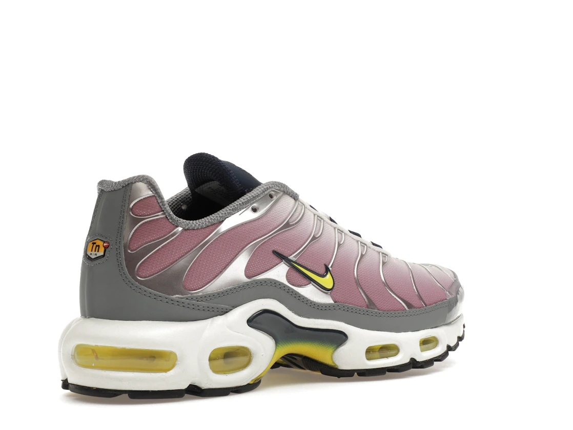 Vue 33 de Nike Air Max Plus Violet Dust High Voltage 
