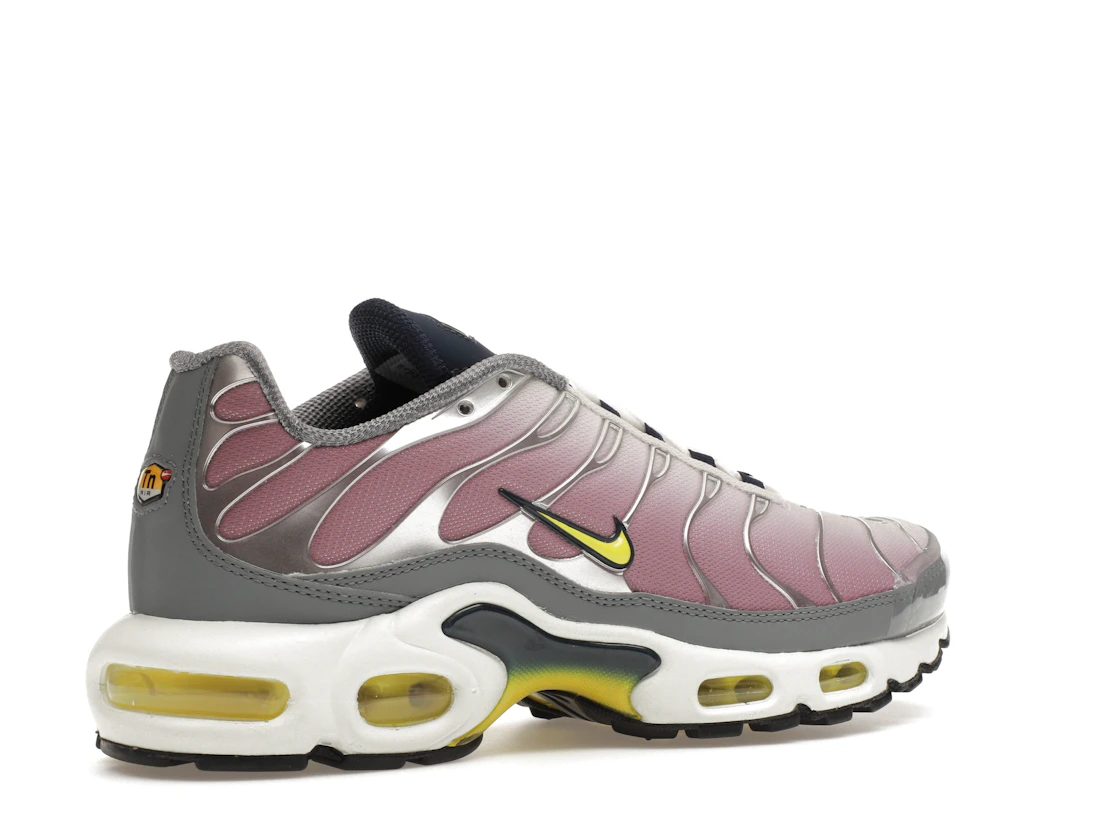 Vue 34 de Nike Air Max Plus Violet Dust High Voltage 