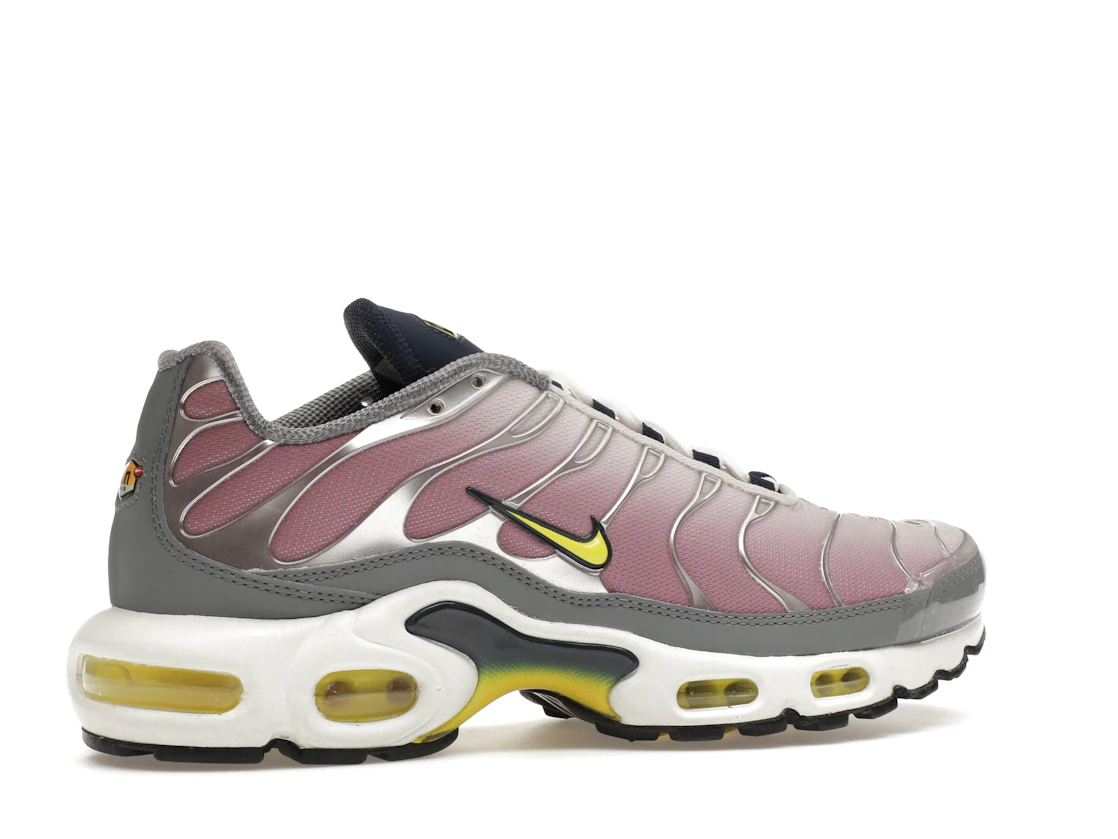 Vue 35 de Nike Air Max Plus Violet Dust High Voltage 