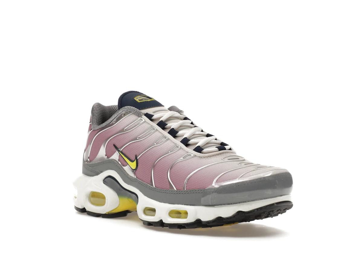 Vue 6 de Nike Air Max Plus Violet Dust High Voltage 