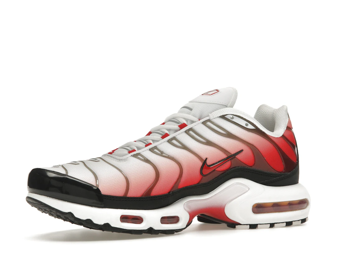 Vue 16 de Nike Air Max Plus White Black University Red