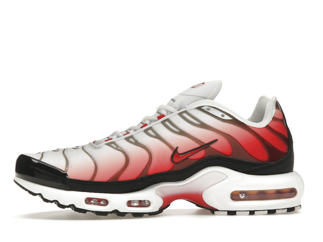Vue 18 de Nike Air Max Plus White Black University Red