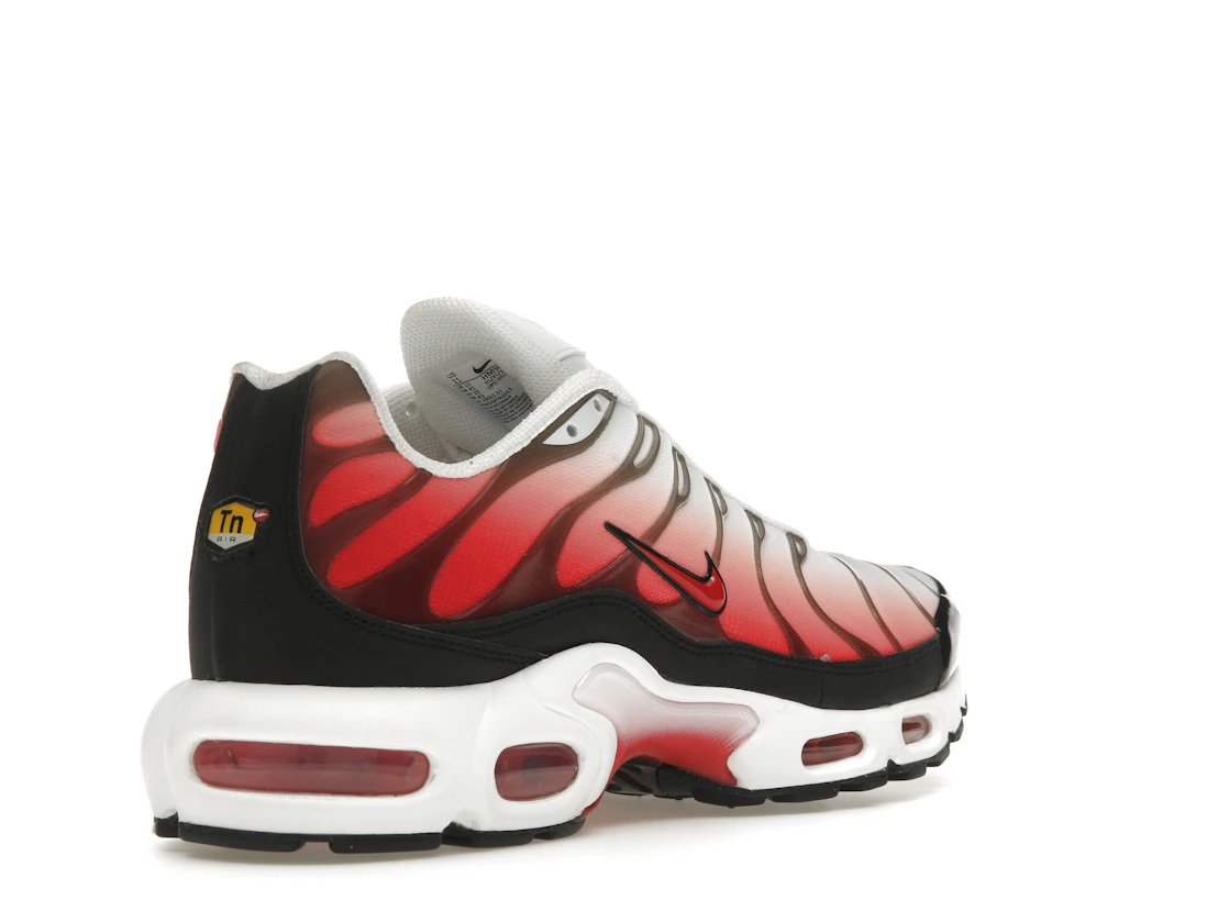 Vue 32 de Nike Air Max Plus White Black University Red