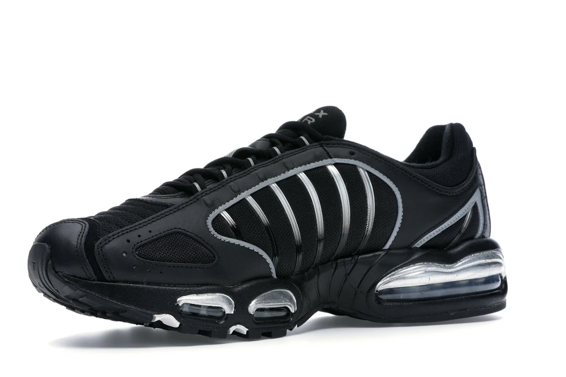 Vue 16 de Nike Air Max Tailwind 4 Black Metallic Silver