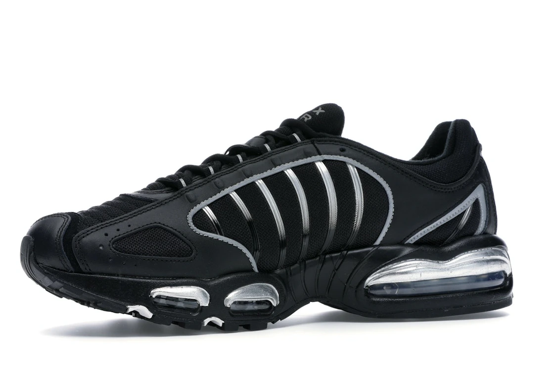 Vue 17 de Nike Air Max Tailwind 4 Black Metallic Silver