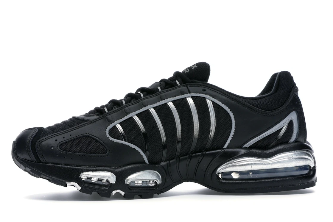 Vue 18 de Nike Air Max Tailwind 4 Black Metallic Silver