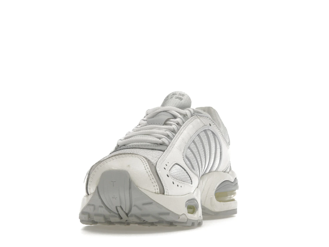 Vue 12 de Nike Air Max Tailwind IV Pure Platinum