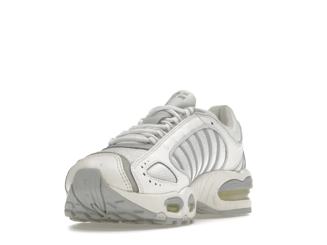 Vue 13 de Nike Air Max Tailwind IV Pure Platinum