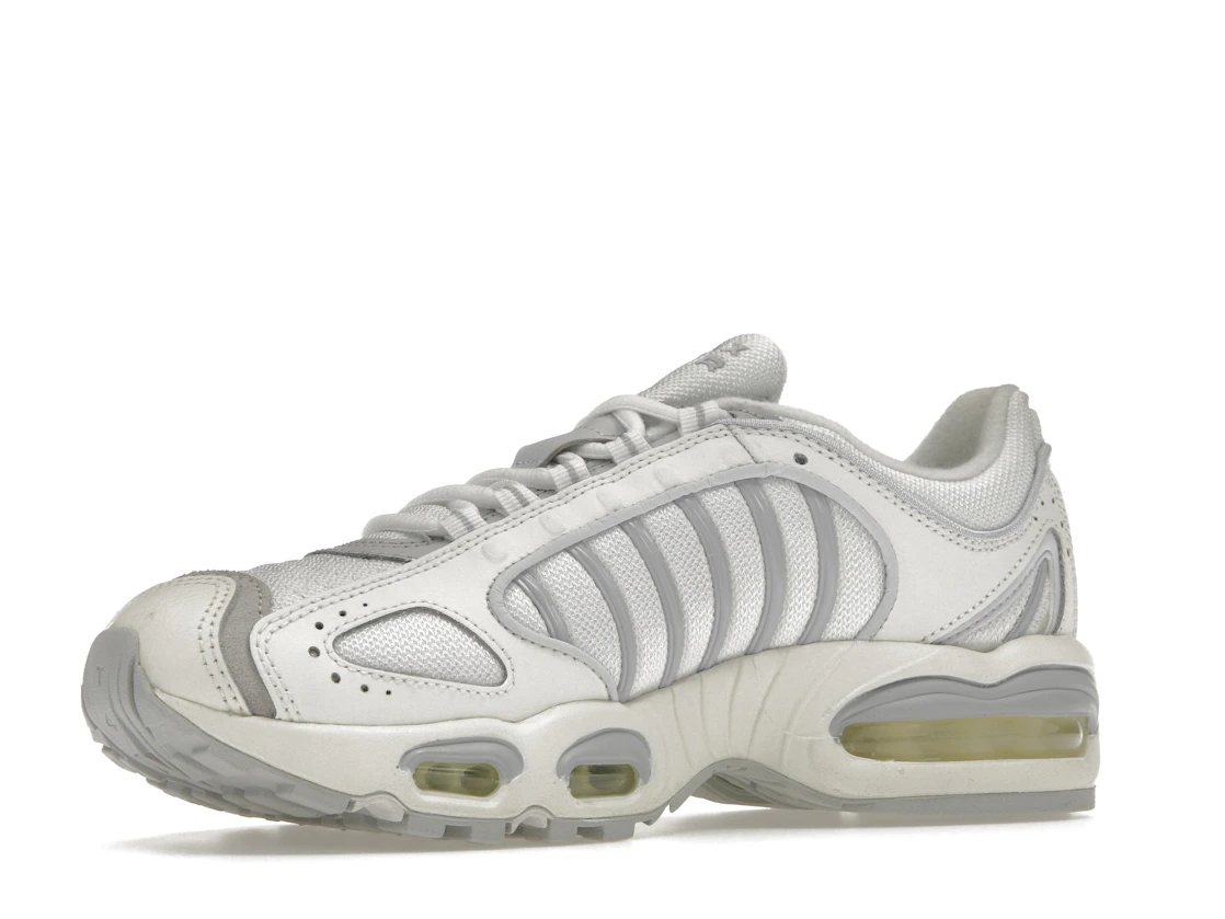 Vue 16 de Nike Air Max Tailwind IV Pure Platinum