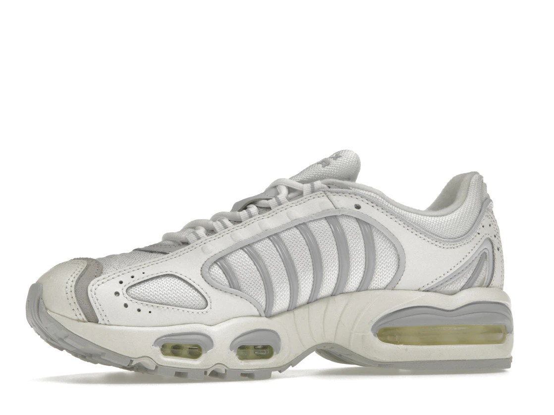 Vue 17 de Nike Air Max Tailwind IV Pure Platinum