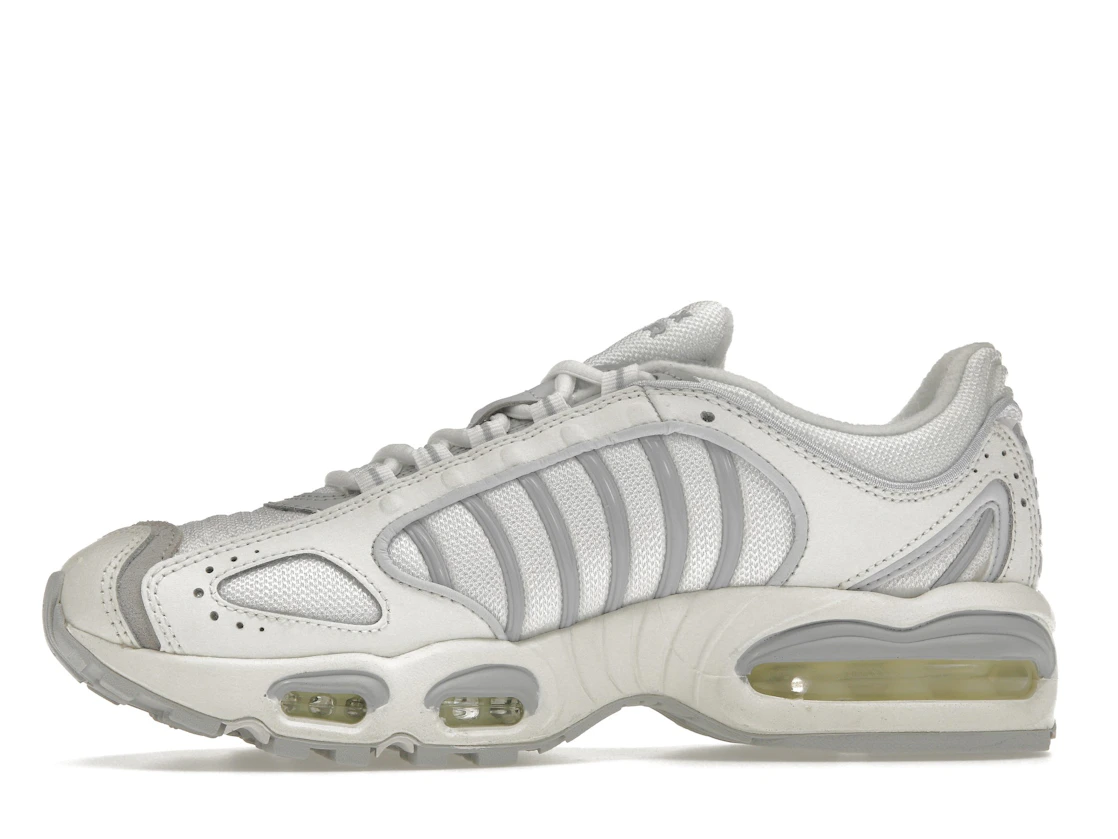 Vue 18 de Nike Air Max Tailwind IV Pure Platinum
