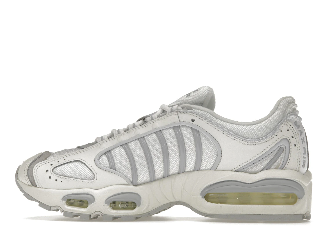 Vue 20 de Nike Air Max Tailwind IV Pure Platinum