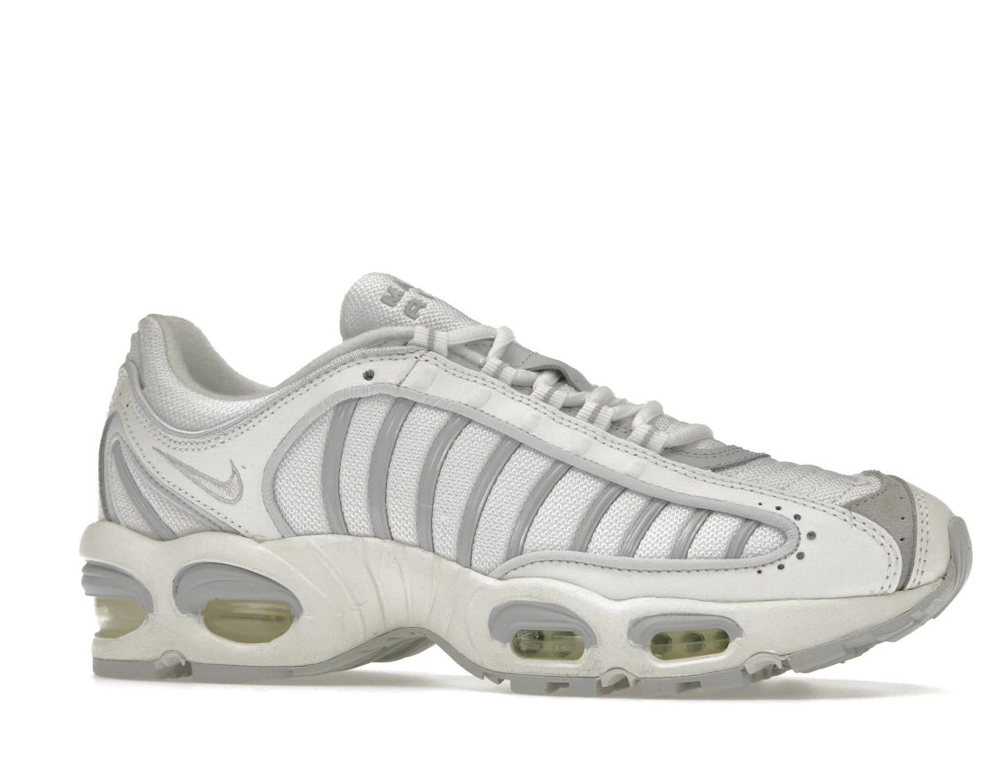 Vue 3 de Nike Air Max Tailwind IV Pure Platinum