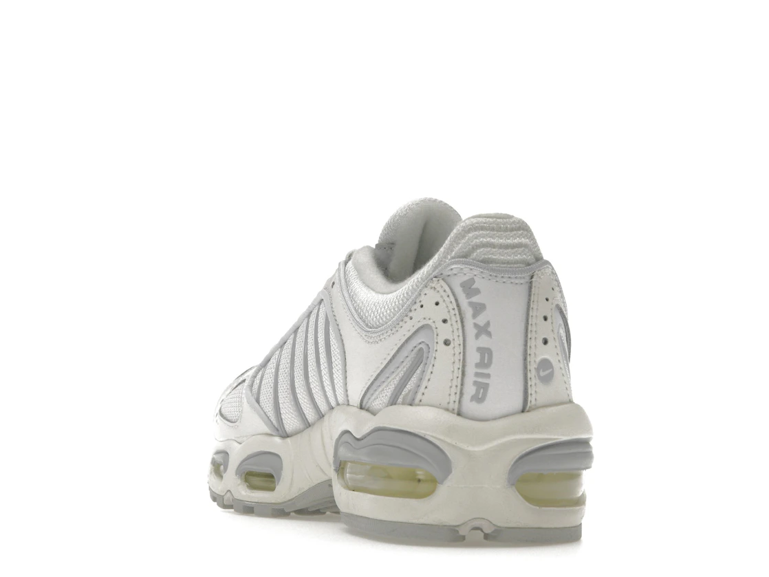 Vue 26 de Nike Air Max Tailwind IV Pure Platinum