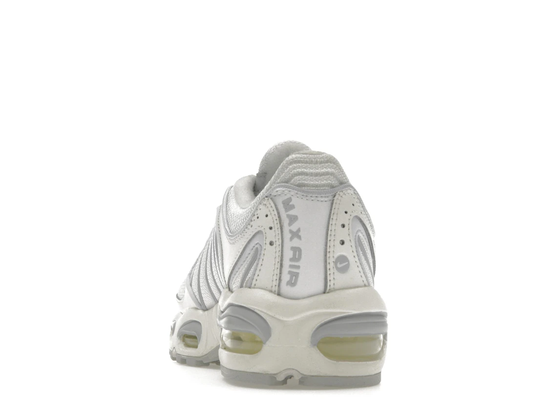 Vue 27 de Nike Air Max Tailwind IV Pure Platinum