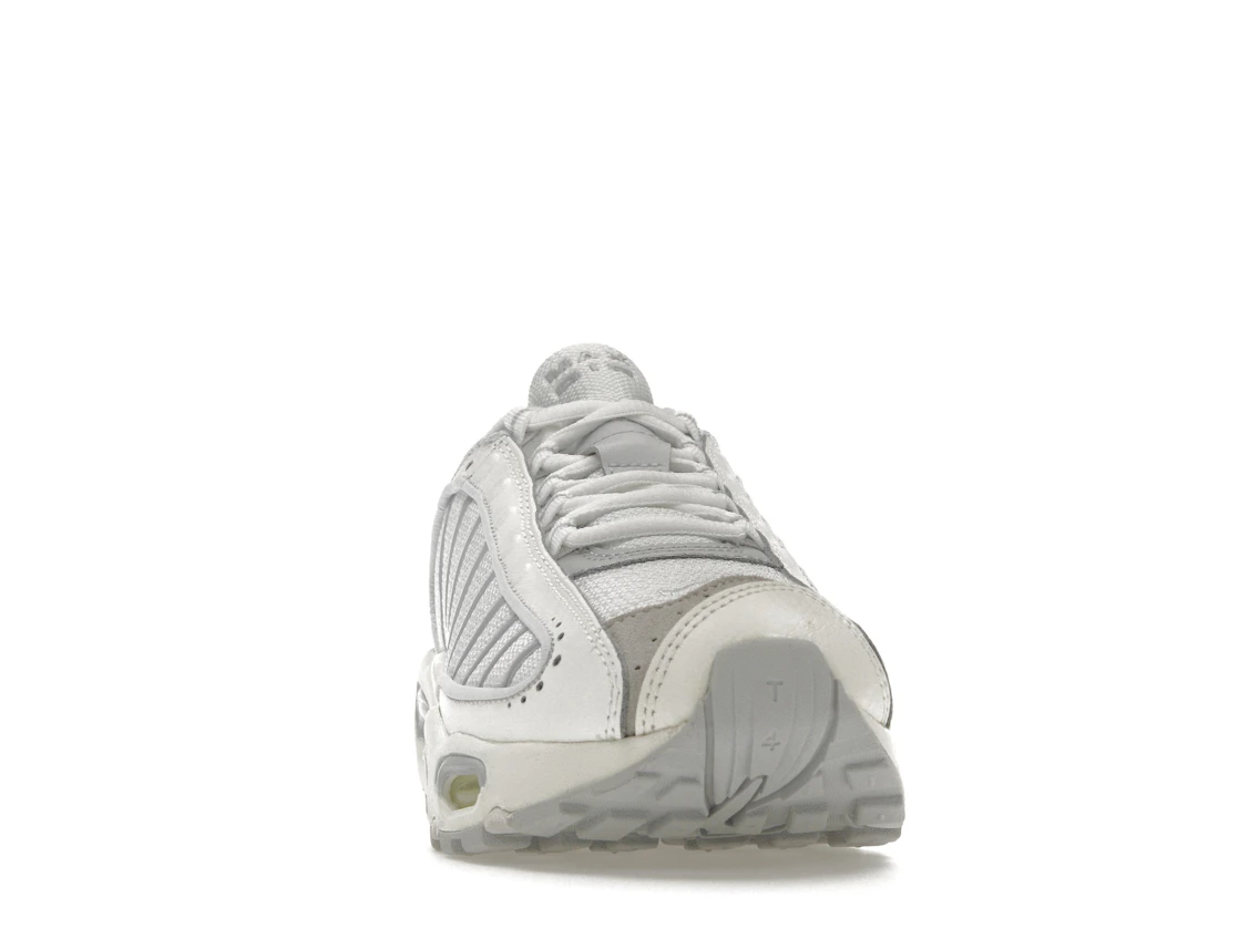 Vue 9 de Nike Air Max Tailwind IV Pure Platinum